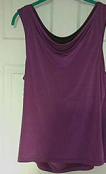 Sleeveless lavender blouse - Picture 2 of 4